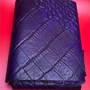 Elegant Hand-dyed Purple Crocodile-Embossed Money & Card Holder